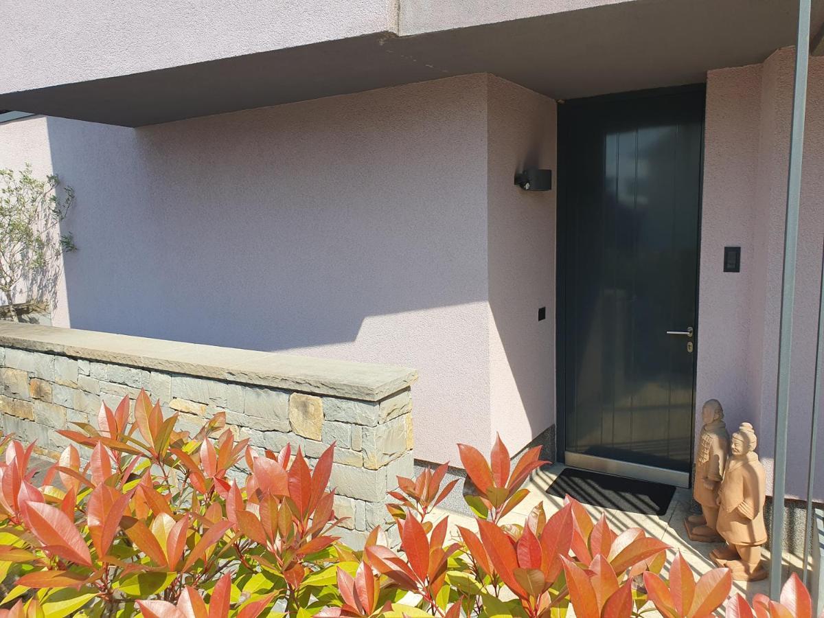 Bella Vista Lux Apartment With Private Terace Koper Bagian luar foto