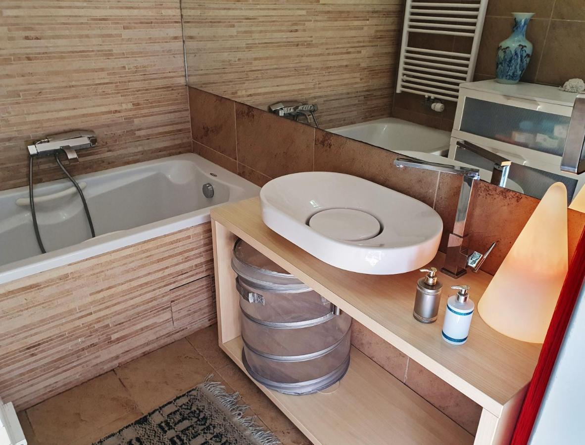 Bella Vista Lux Apartment With Private Terace Koper Bagian luar foto