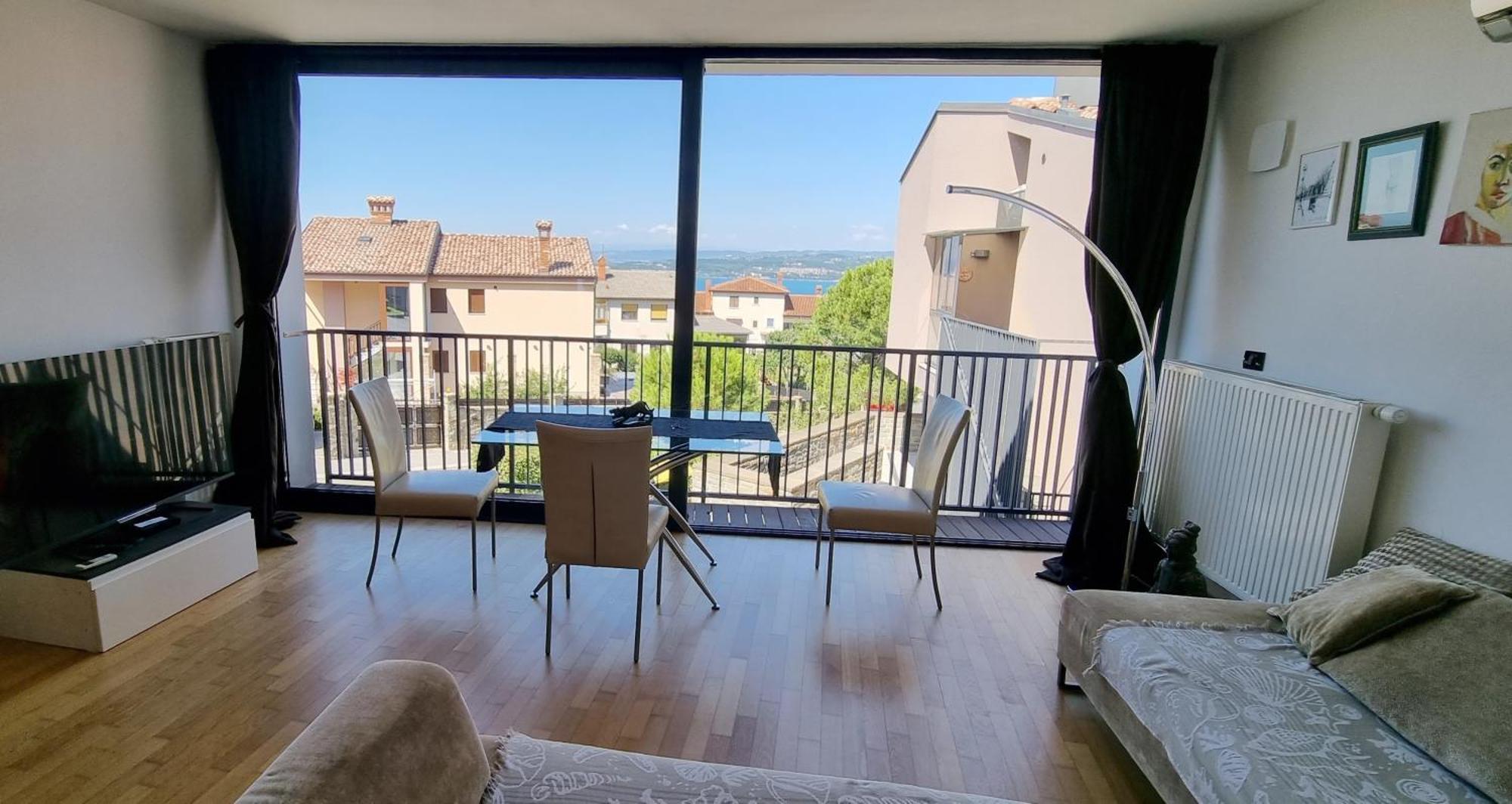 Bella Vista Lux Apartment With Private Terace Koper Bagian luar foto